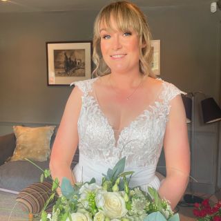 I have been spoilt with some beautiful brides this year 

Karen looking like a dream before she headed off to @yardspaceoldgore in her @wed2b dress. 
Flowers by @oopsadaisycirencester 

Hair & Make up…Me 

#makeupartistswindon #bristolmua #wiltshireweddingsupplier 
#wiltshirebridalmua  #bridetobe #2025brides #weddinginspo2025#weddingdaymakeup #bridalhair #bridalhairstylistcotswolds #weddinghairstylist #weddinghairswindon #bridalprep #weddingdaymakeup